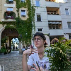Profile photo of Lili